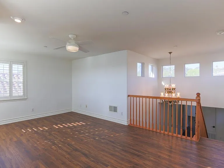 415 N Cedros N — Photo 17