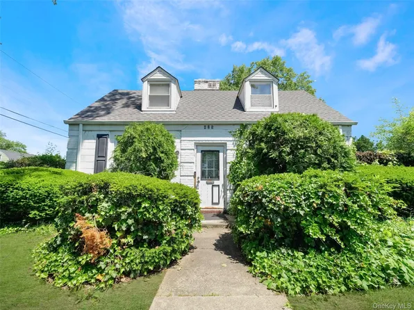 425 Baldwin Road, Hempstead, NY 11550