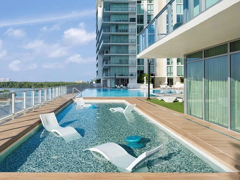 330 Sunny Isles Blvd #5-UPH04 — Photo 63