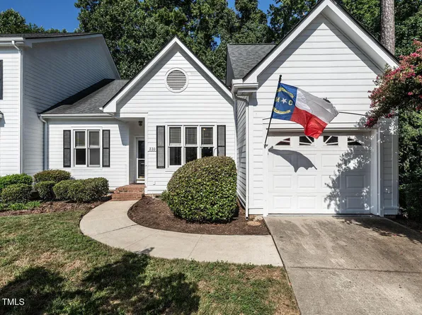 220 Vinca Cir, Cary, NC 27513