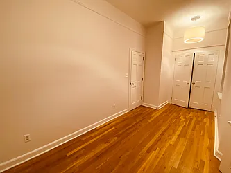 Rented by Metropolis Real Estate of Manhattan