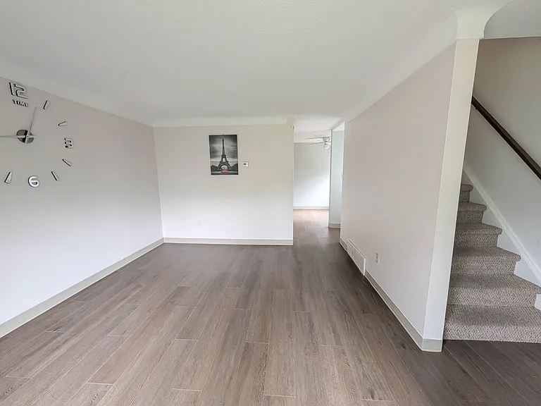 5967 Valley Way — Photo 6