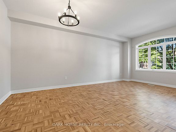 4th image of 55 Redfinch Cres