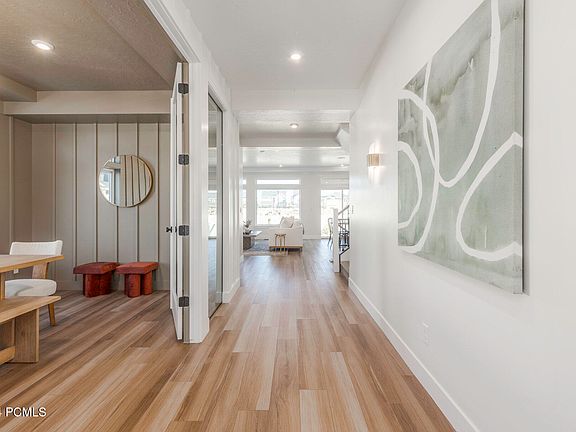 3rd image of 42 E Hidden Creek Way
