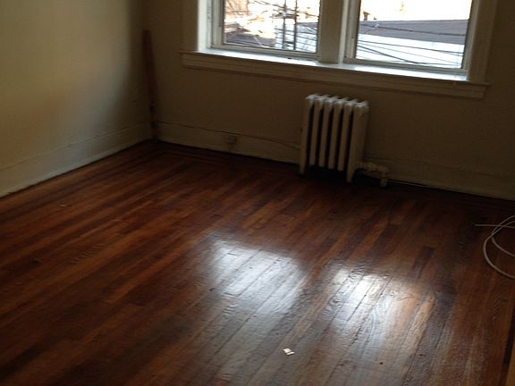 4th image of 2414 43rd St APT 2R