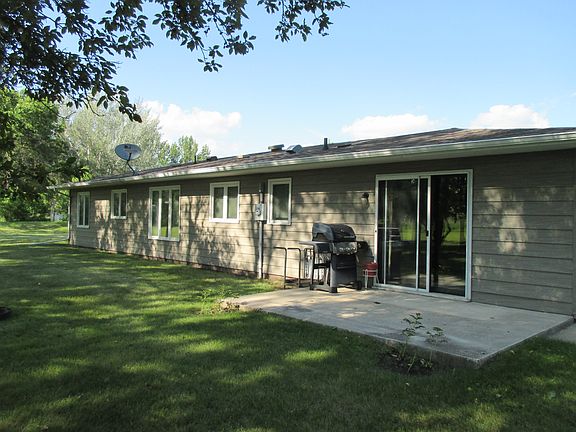 Rear Exterior, patio slab