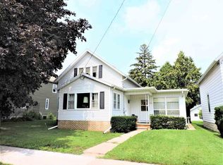 1532 Maple Ave, Oshkosh, WI 54902