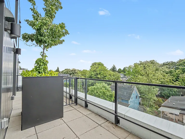 2511 Carolina St — Photo 46
