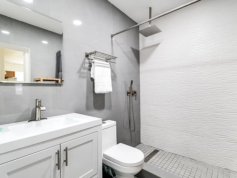 1734 SW 23rd St #2 — Photo 14