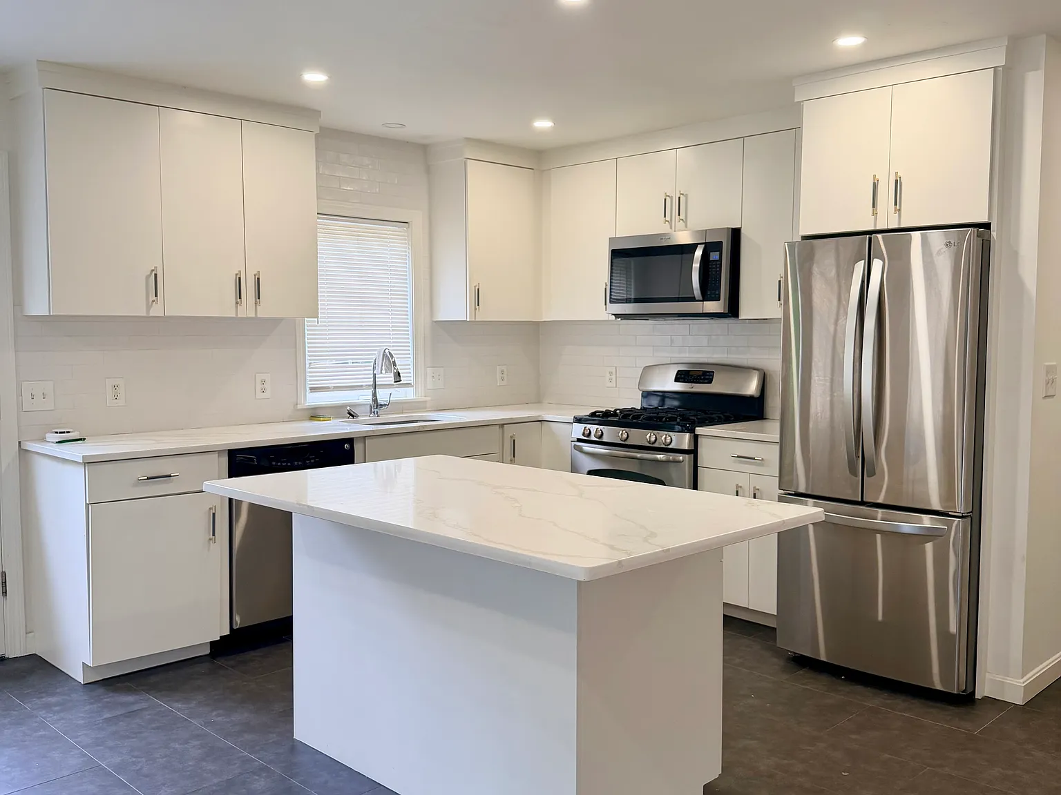 3 bed, 1398 sqft, $3,500 — Photo 4