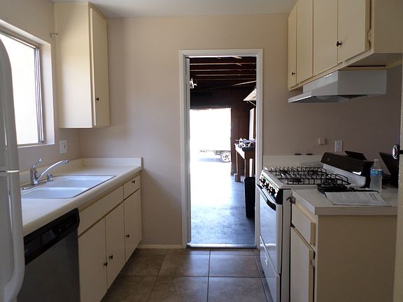 3rd image of 9768 Medina Dr