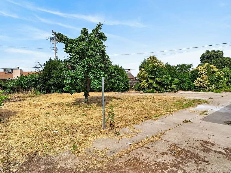 6428 Tapo Ct — Photo 33