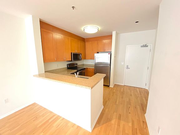2nd image of 821 Folsom St APT 316