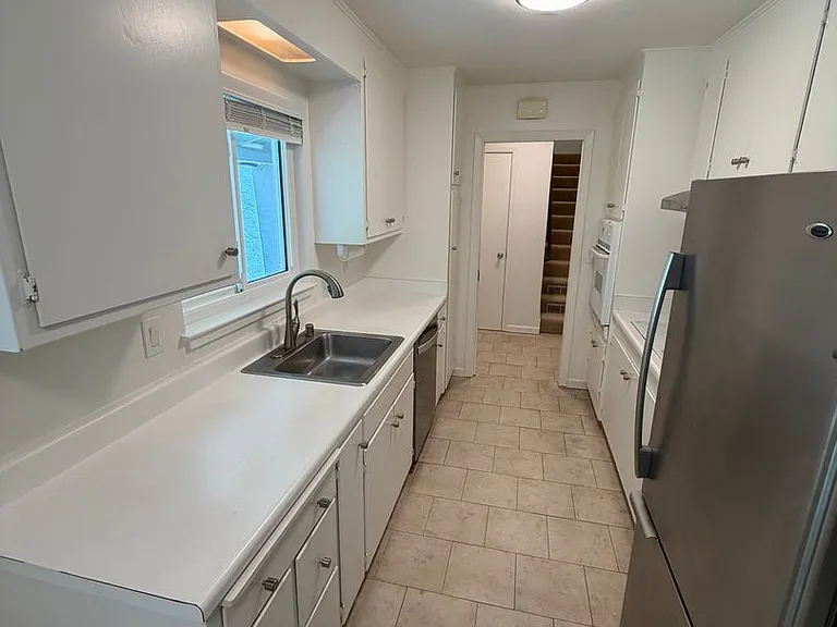 2087 Donald Dr — Photo 3