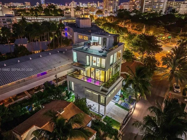 11 Century Ln, Miami Beach, FL 33139