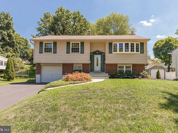 2nd image of 159 Blackthorne Ln