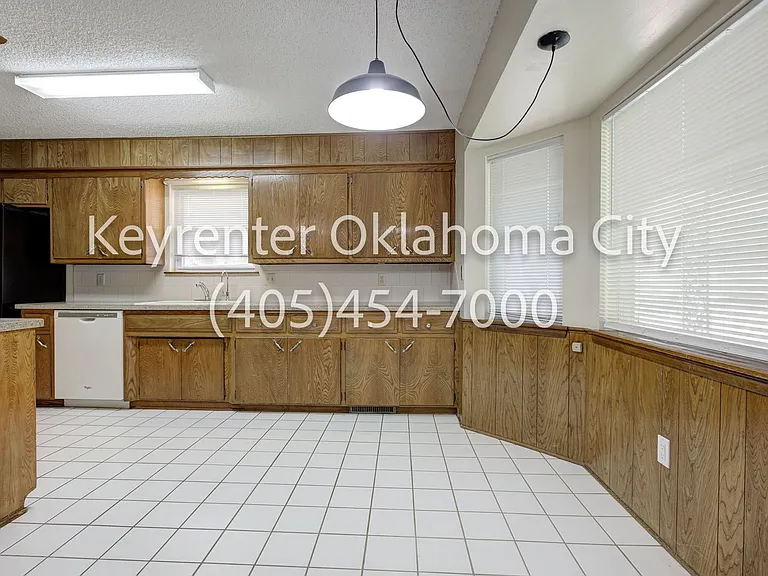3632 Sunvalley Dr — Photo 21