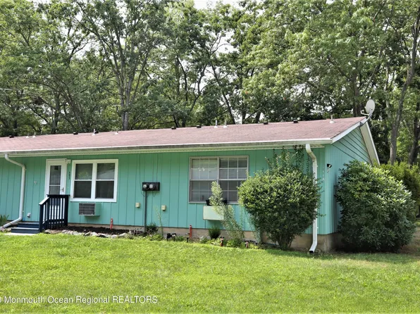 161B Gramercy Court, Lakewood, NJ 08701