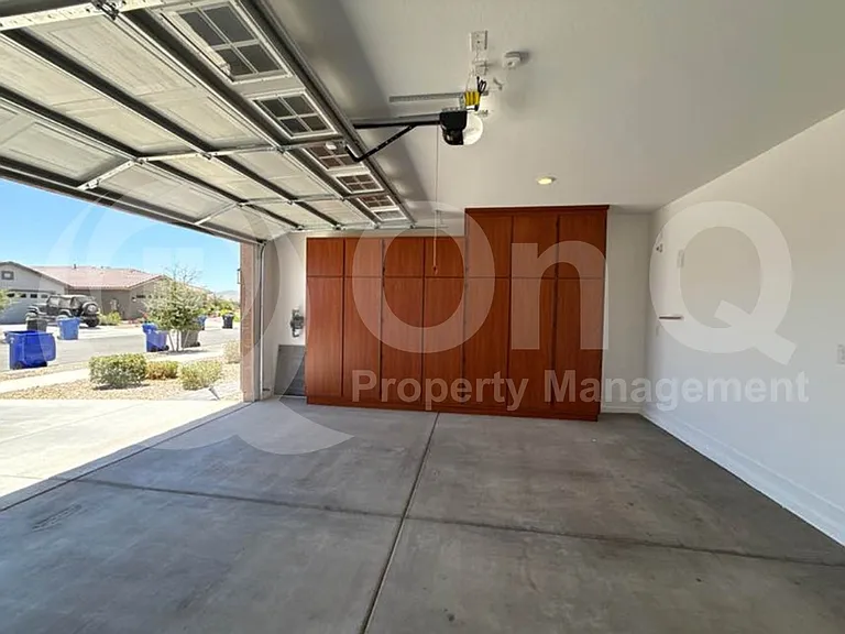 16416 W Saguaro Park Ln — Photo 25