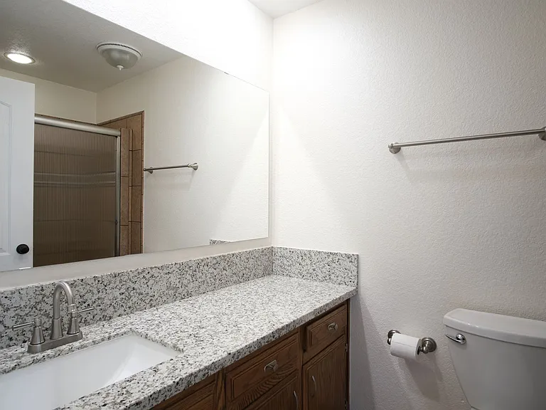 1058 Locust Ave — Photo 15