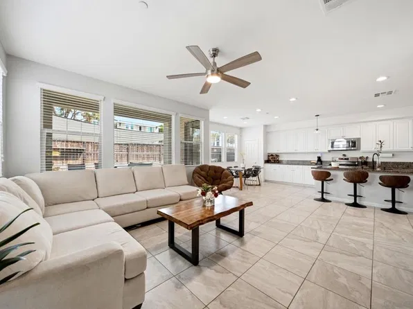 1165 Calle Oroblanco #1, Chula Vista, CA 91913