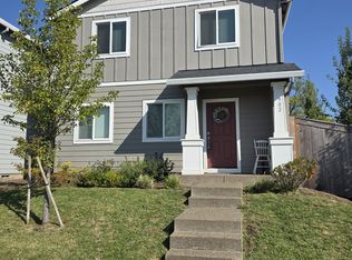 902 McCallum Ln, Woodburn, OR 97071