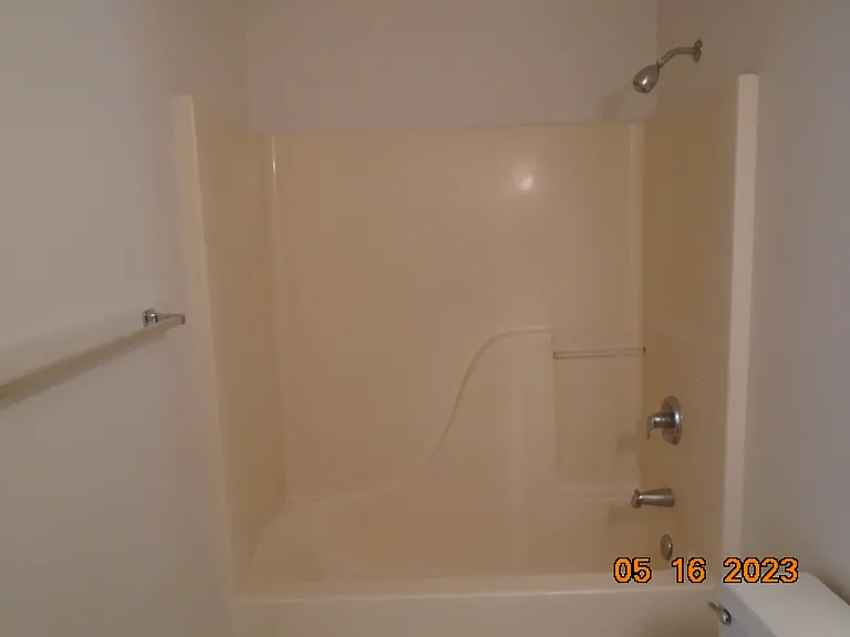 382-384 Shamrock St #382 — Photo 10