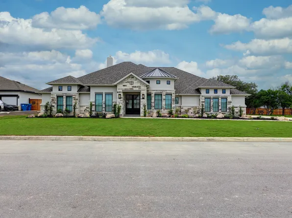 351 Bobs Cove, Castroville, TX 78009
