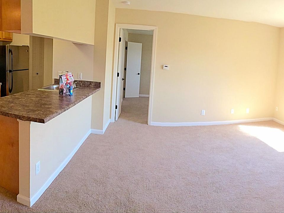 2nd image of 615 Ridgemoor Dr APT 2