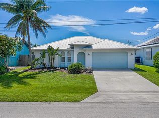 12235 Moon Shell Dr, Matlacha Isles, FL 33991