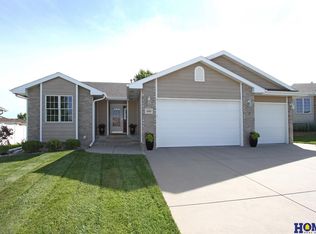 5640 N 18th St, Lincoln, NE 68521