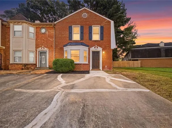 2001 Candlelight Dr, Chesapeake, VA 23325