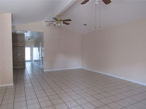 3rd image of 4805-4807 Evangeline St