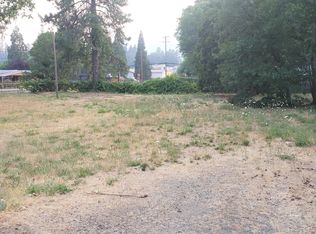 240 S Junction Ave, Cave Junction, OR 97523