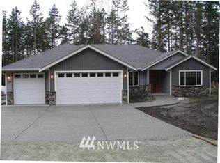 34 S Lk Grove Rd, Camano Island, WA 98282