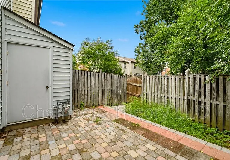 5713 Independence Cir — Photo 32