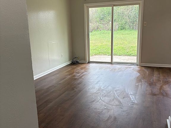 2nd image of 4875 Camellia Ln