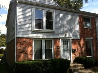 4031 Princeton Ct, Streamwood, IL 60107