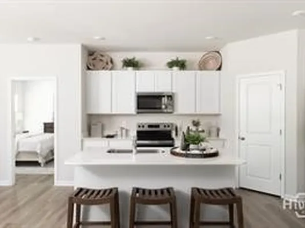 244 Green Meadow Drive, Savannah, GA 31302