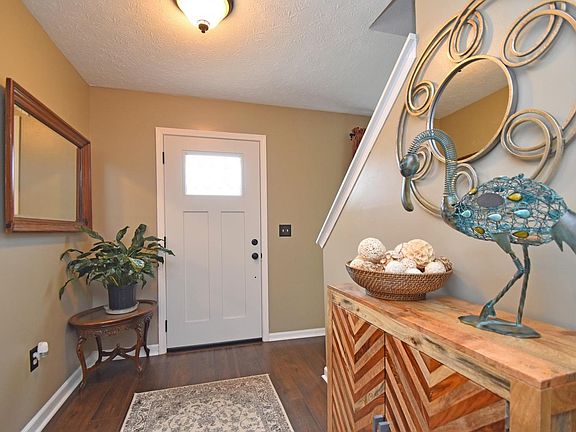 2nd image of 513 Weeping Willow Ln