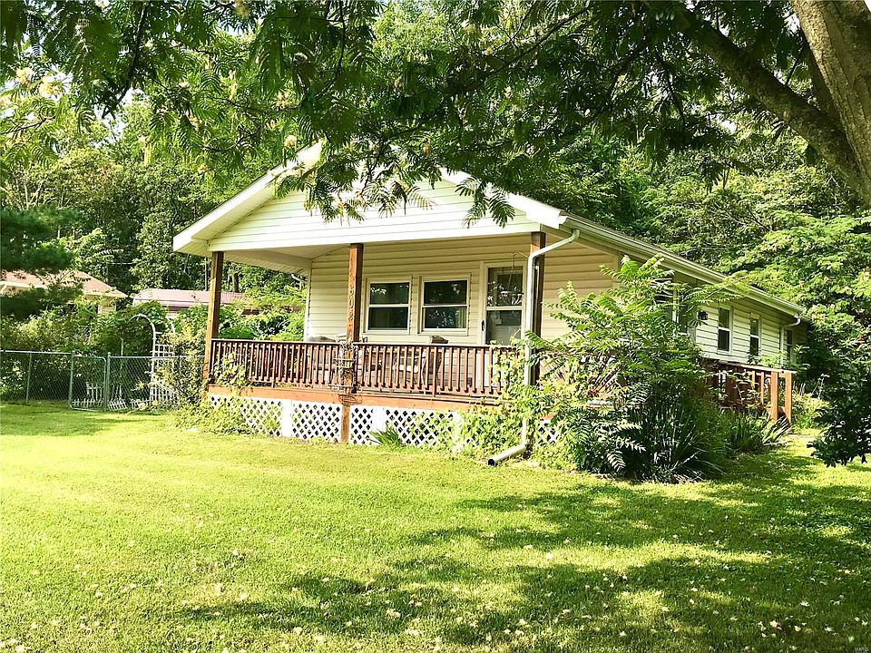1st image of 502 Lakeside Dr