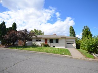 606 E 20th St, The Dalles, OR