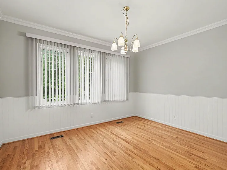 10 Piper Pl — Photo 2