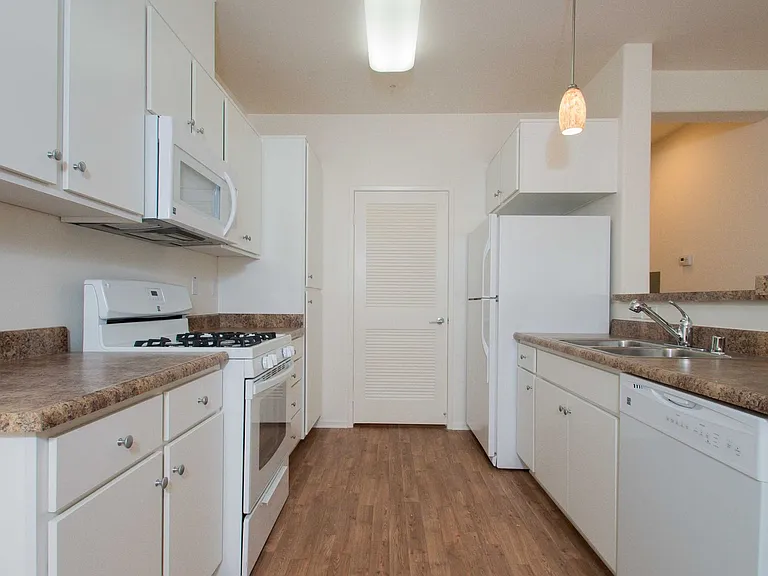 Avila Apartment Homes — Photo 99