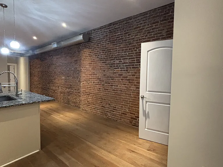 209-211 Walnut Street - 8 — Photo 4