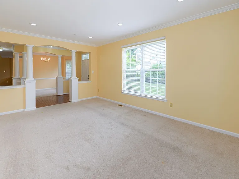 200 Rolling Hill Dr — Photo 7