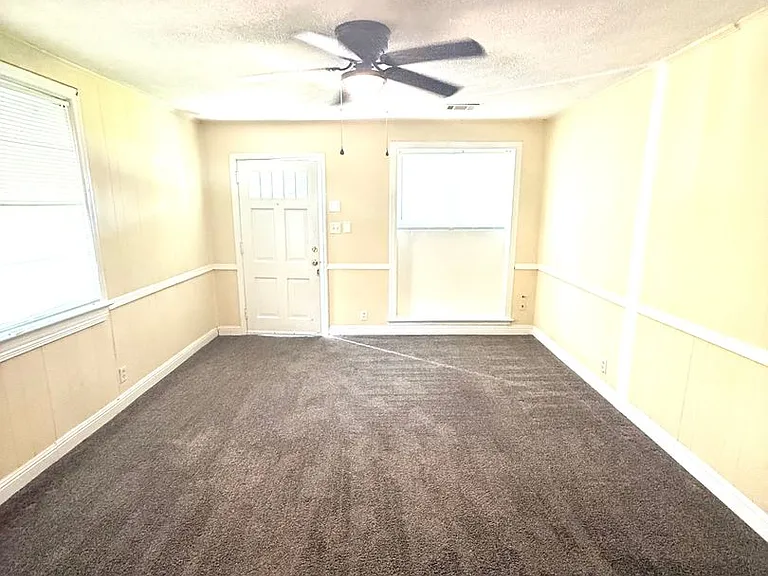 2401 Overhill Rd — Photo 4