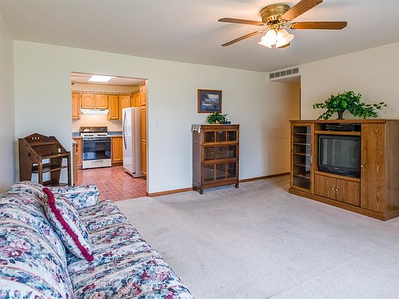 5th image of 1536 Rosemary Ct