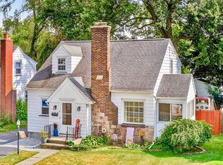 15 Burwell Rd, Rochester, NY 14617