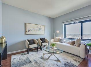 1 Carriage City Plz #1215, Rahway, NJ